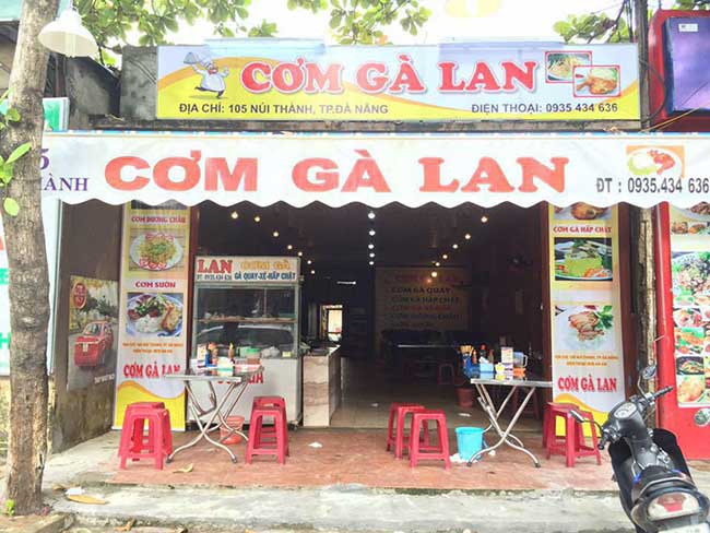 Bảng hiệu cơm gà Lan