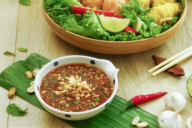 Sốt me chấm cơm cháy