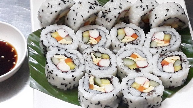 Cơm cuộn rong biển không cần rong biển