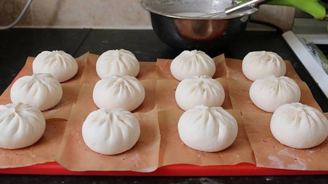 Bảo quán bánh bao sống