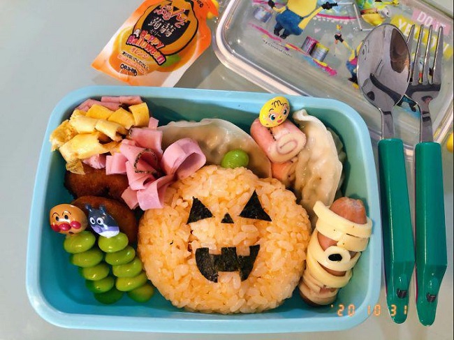 Cơm bento Halloween