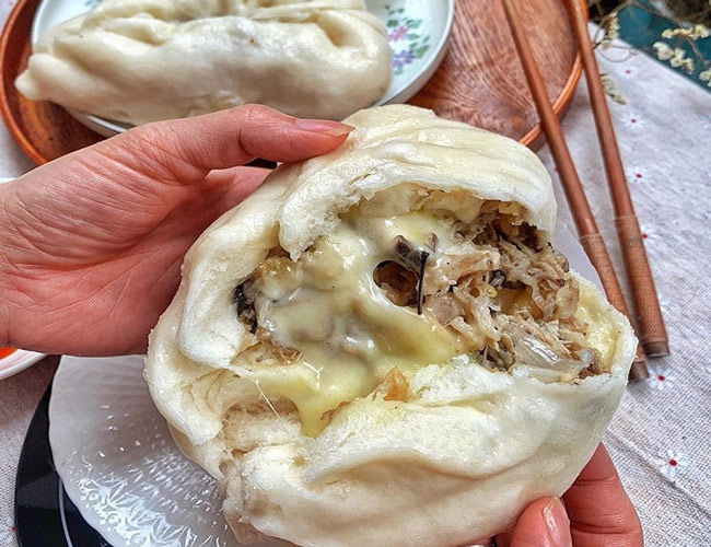 Món bánh bao gà nấm phô mai