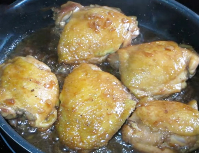 Nấu gà với nước sốt