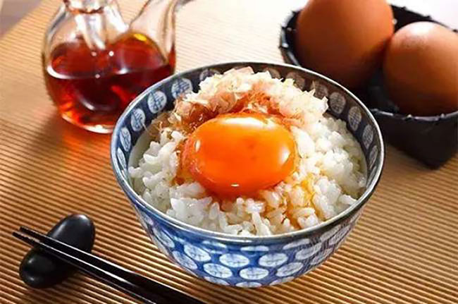 Cơm trộn trứng sống Nhật Bản 