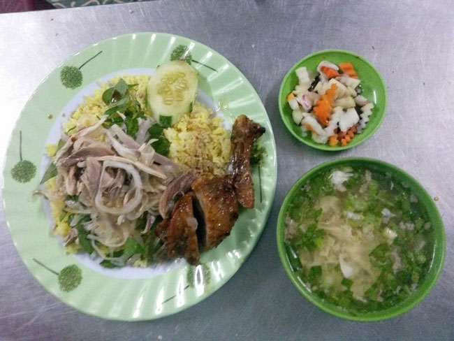 Cơm gà Trung Thìn 